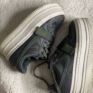 Nike women’s vandal double stack green sneakers